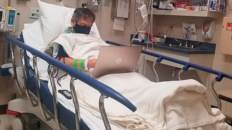 Su hija dijo los doctores supervisaban su estado de salud mientras el continuaba trabajando (Foto: FB/ @Sandra A. Venegas)