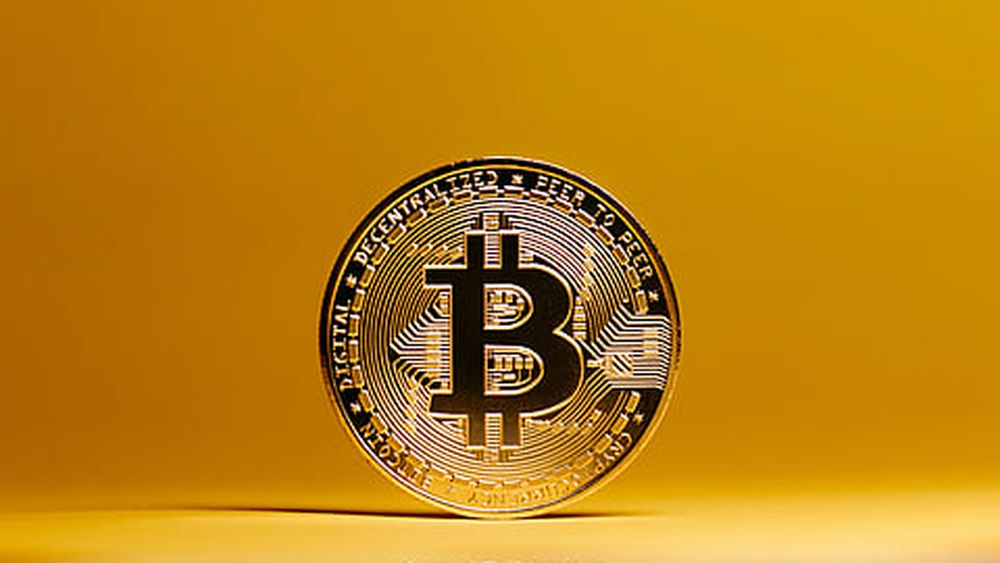 Bitcoin cae, pero los grandes capitales resisten.
