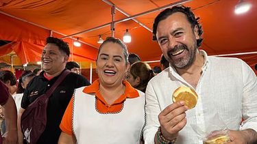 Conecta Gilberto Morelos con comerciantes y familias del tianguis nocturno de Villas del Pedregal