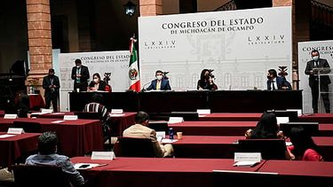 Se deberá priorizar a las alumnas que enfrenten condiciones económicas y sociales que les impidan ejercer su derecho a la educación (Foto: cortesía)