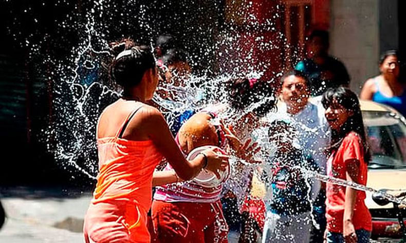 mimorelia%2F2026 04 04%2Fqkdkeaap%2Fsabado de gloria agua.avif?w=480&auto=format%2Ccompress&fit=max