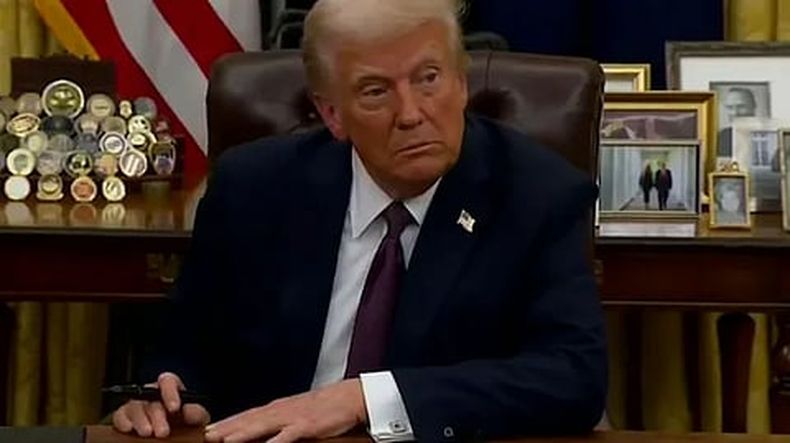 mimorelia%2F2025 01 21%2Fvkix4zg6%2Fdonal trump.jpg?w=480&auto=format%2Ccompress&fit=max