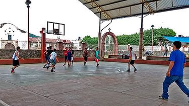 “A través del deporte, la gente se disciplina y desarrolla su inteligencia..., comentó el líder antorchista de la región (Foto: Cortesía)