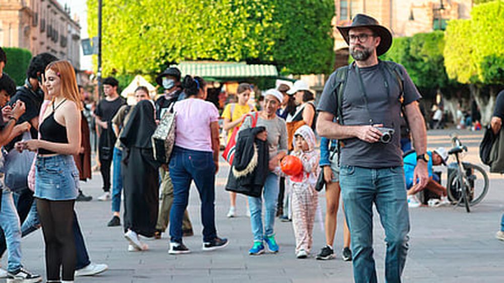 Sectur capacita a personal hotelero para mejorar atención al turista