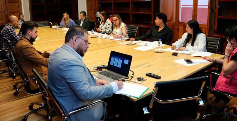 Integrantes del Comité para la Inclusión del Poder Judicial de Michoacán durante la quinta sesión ordinaria realizada en el Palacio de Justicia del Centro Histórico de Morelia