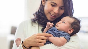 México envejece: nacen menos niños y aumenta población adulta mayor