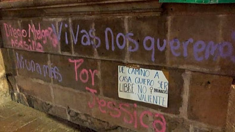El sábado mujeres marcharon en Morelia para pedir justicia en el esclarecimiento en el asesinato de la joven maestra (Foto: Marco Santoyo)