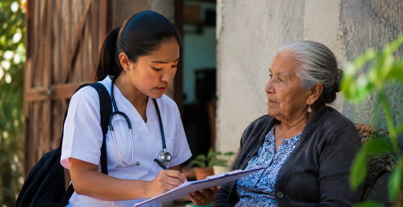 Personal médico del programa Salud Casa por Casa brindará atención y seguimiento médico a adultos mayores mediante el nuevo Servicio Universal de Salud en México.