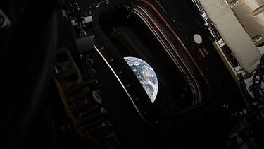 asi se ve la tierra desde el espacio: nasa revela nuevas imagenes de artemis ii