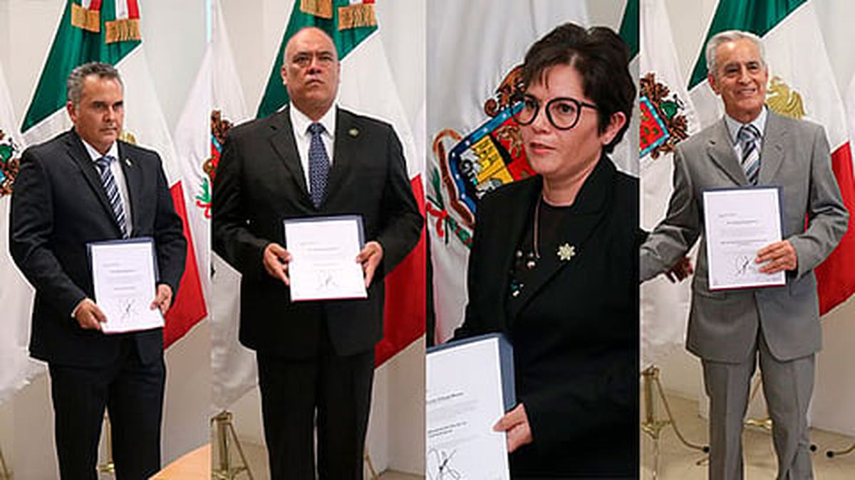 Secretario de SP, entrega nombramientos a funcionarios de la Policía ...