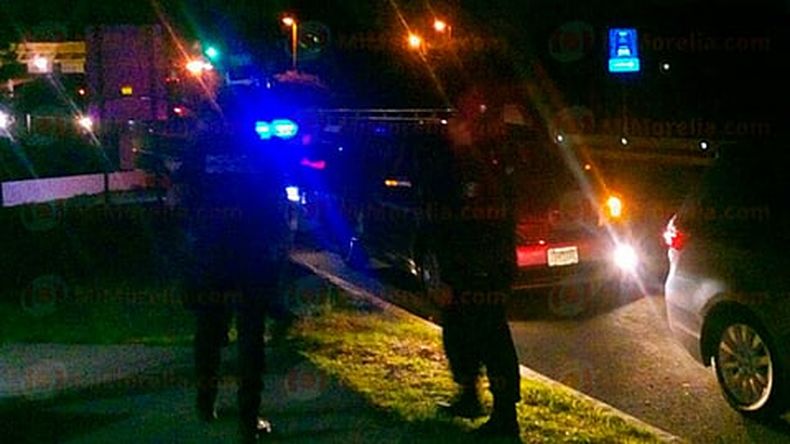 Se espera a que la gente entregue a los detenidos ante las autoridades ministeriales (Foto: RED113)