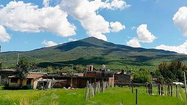 Dicho lugar, se encuentra cubierto en un 70 por ciento por vegetación y permite la recarga de mantos acuíferos de vital importancia para el municipio (Foto Facebook Cerro del Águila)