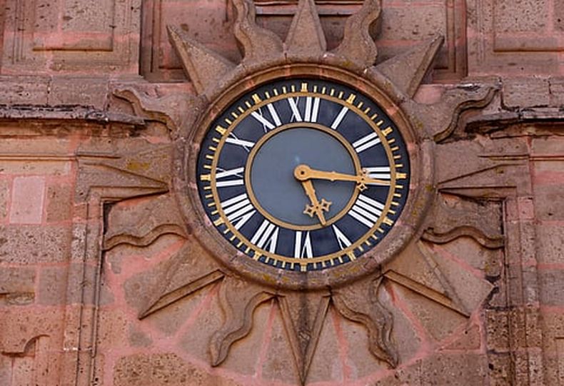 mimorelia%2Fimport%2F2018%2F08%2Fnoticias%2F04%2Freloj catedral.jpg?w=480&auto=format%2Ccompress&fit=max