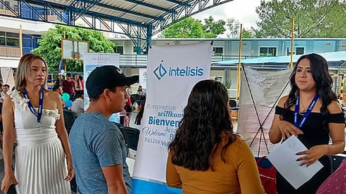 Sedeco y SNE ofertaron más de 200 vacantes en feria de empleo UNID 2023