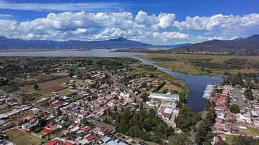 recuperan 18 manantiales en el lago de patzcuaro